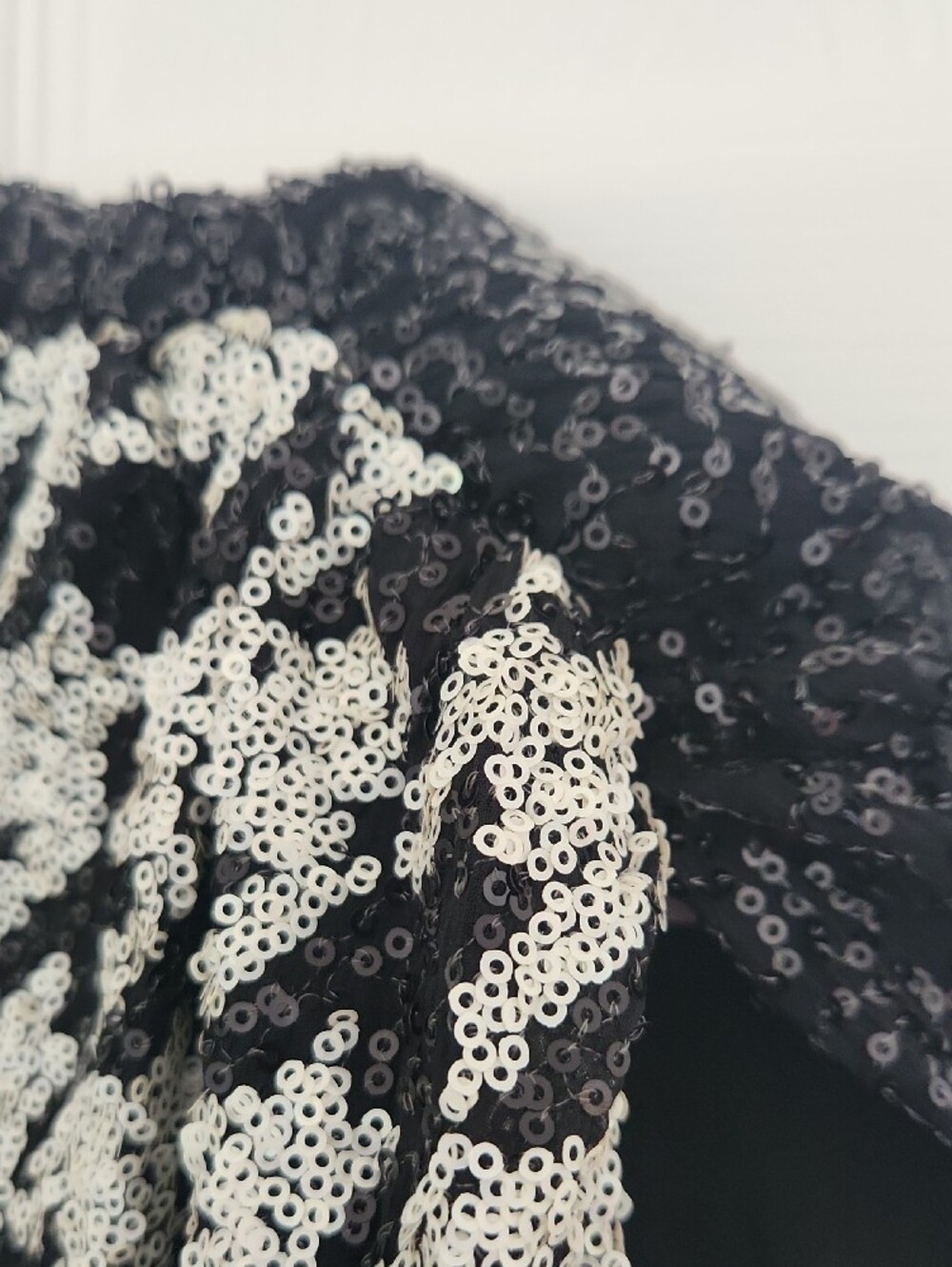 Party Costume Chic Express Black White Houndstooth Sequin Top FLAW - Picture 7 of 9